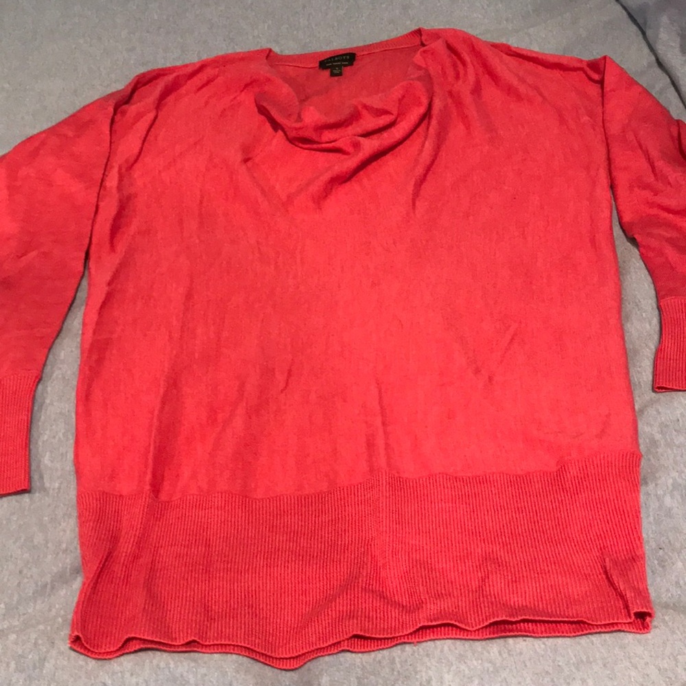 Light weight sweater